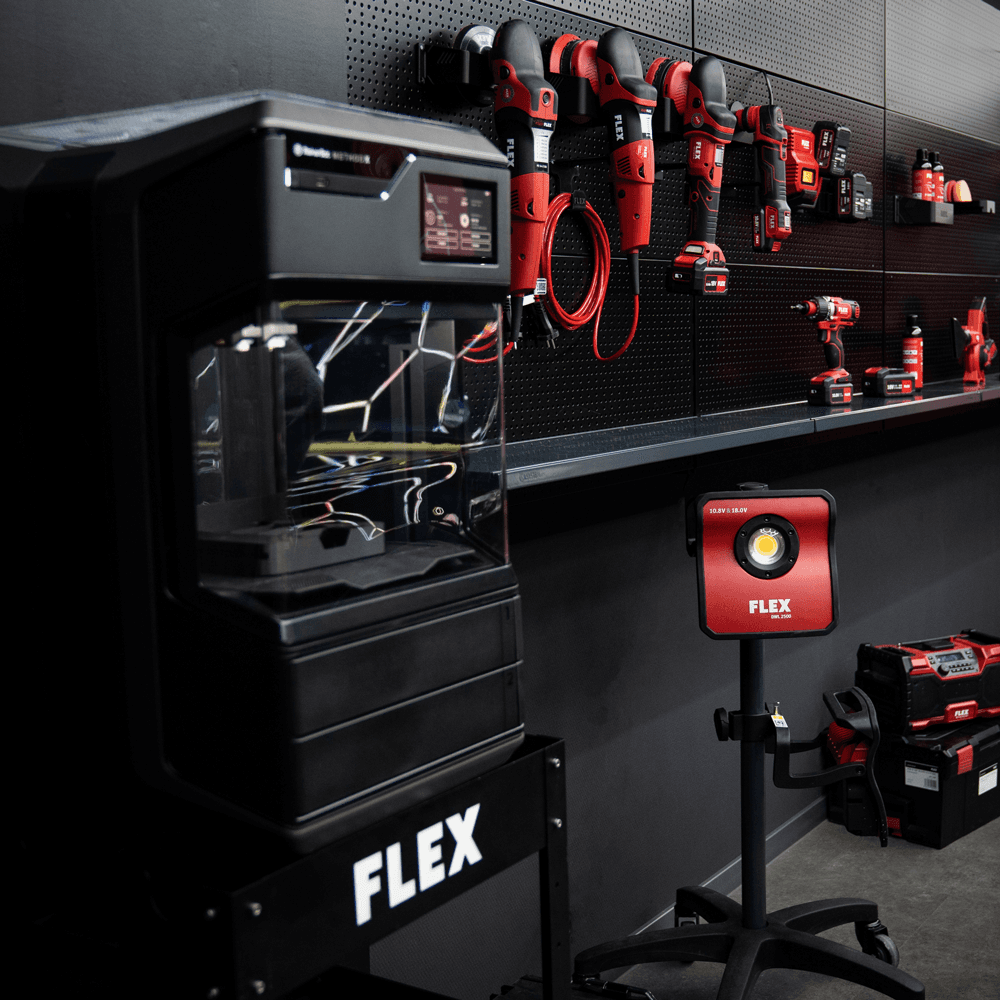 Detailing hall with FLEX machines and wall mounts from the 3D printer